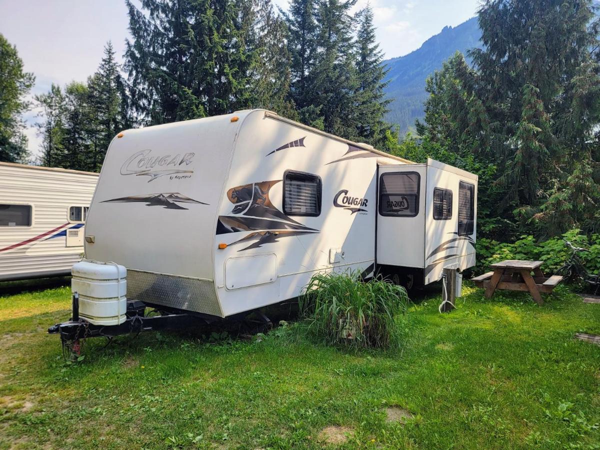 Noah'S Ark Campground Revelstoke Exterior foto