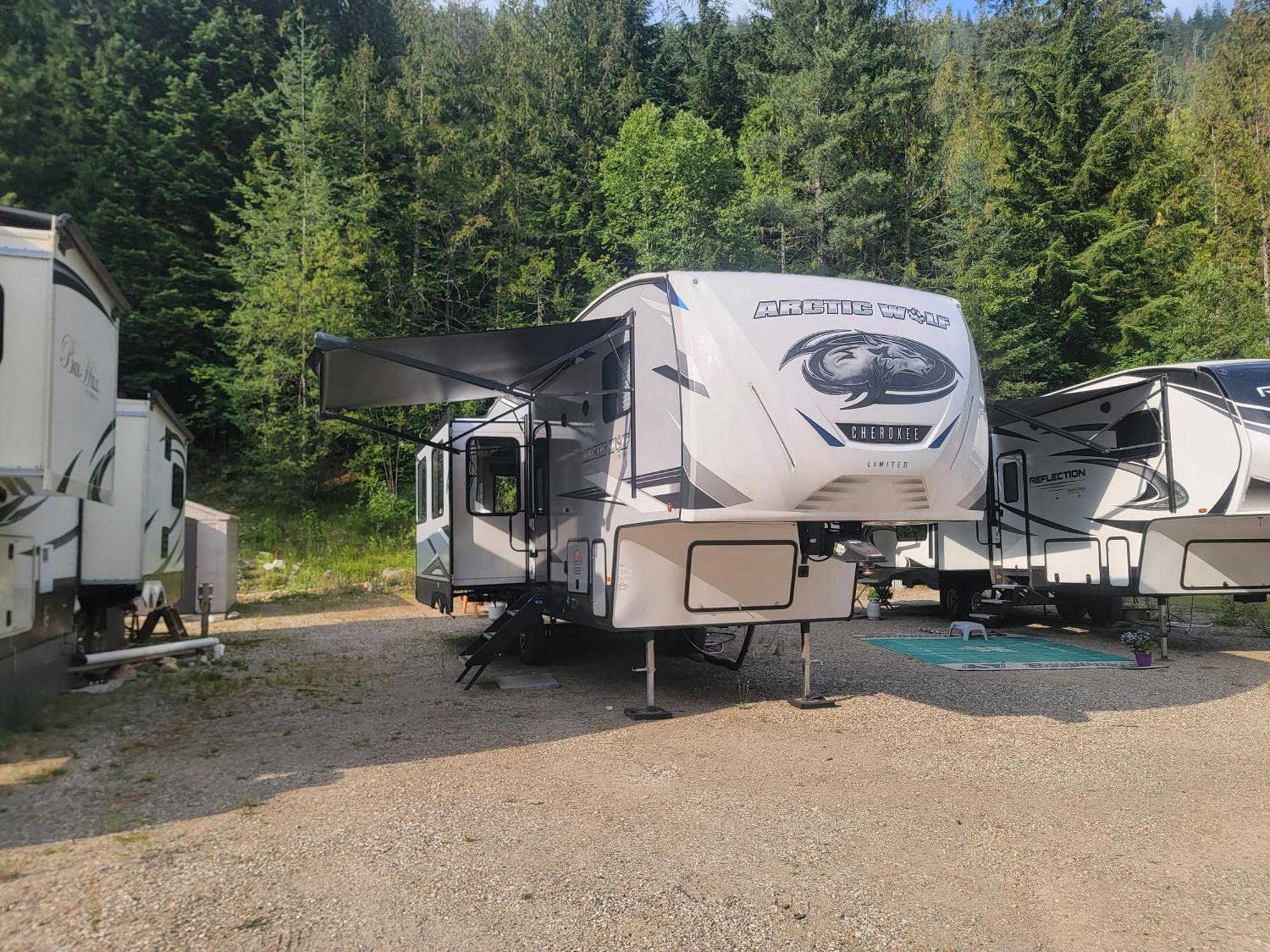 Noah'S Ark Campground Revelstoke Exterior foto