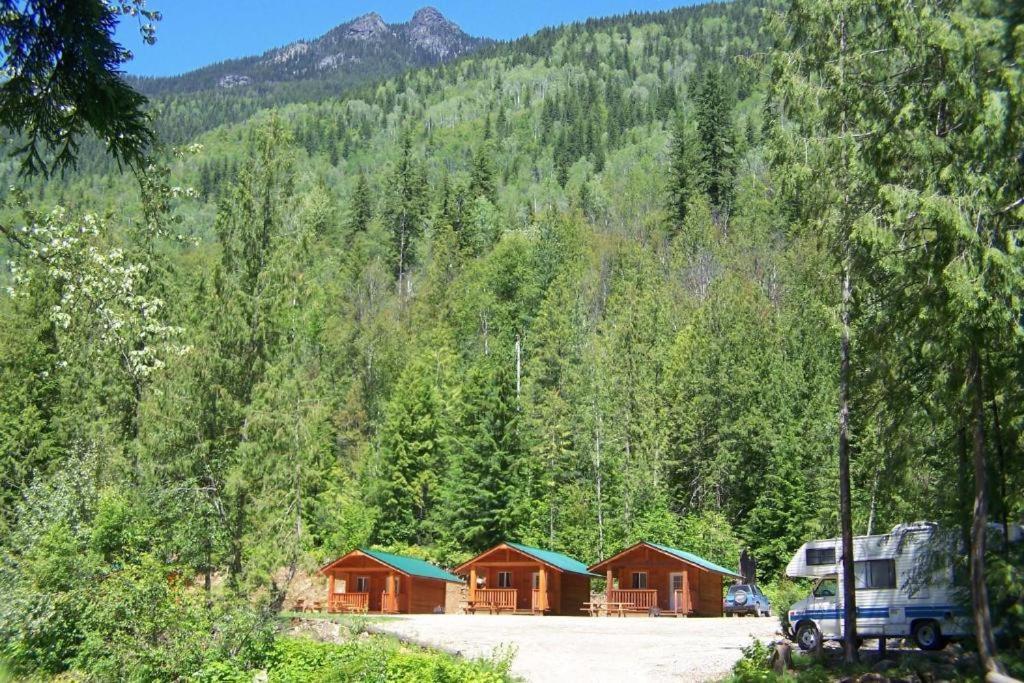 Noah'S Ark Campground Revelstoke Exterior foto